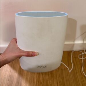 Netgear RBR50 Orbi AC3000 Tri-band WiFi Router - White